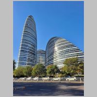 Beijing, Wangjing SOHO, photo  Wikipedia.jpg